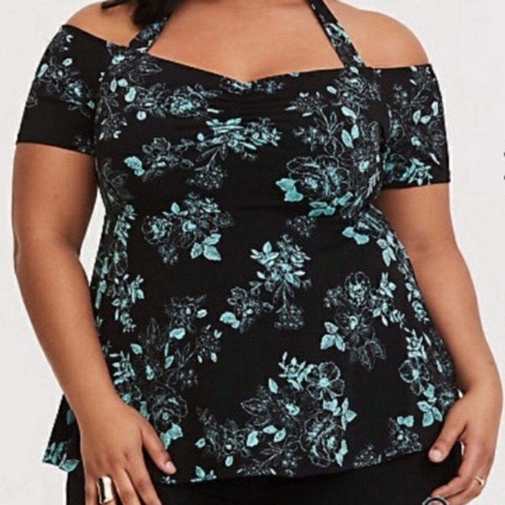 GUC torrid size 4 halter off the shoulder top